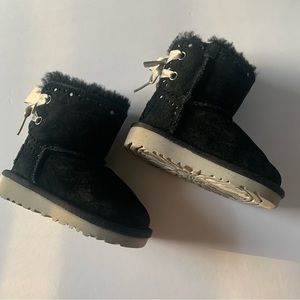 Ugg Dixi flora suede back girls bow toddler boots. Size 6